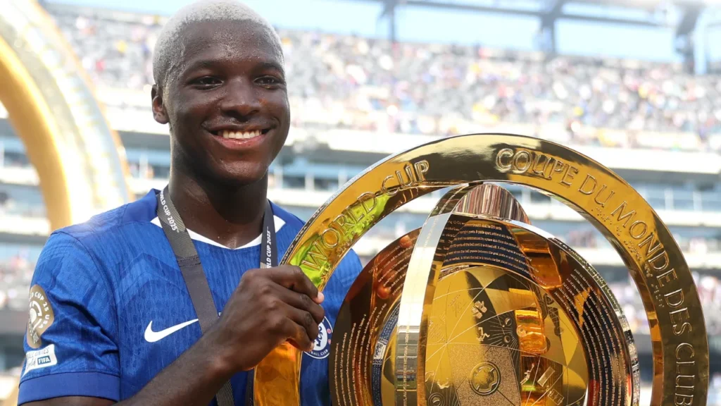 Moisés Caicedo campeón Mundial de Clubes